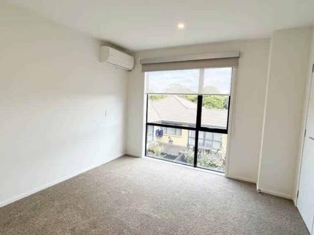 Townhouse for rent in Huntington Park, Howick