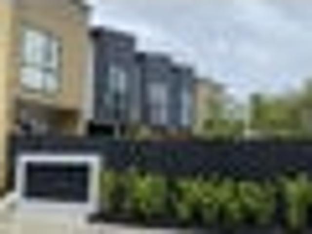 Townhouse for rent in Howick, Oroua County