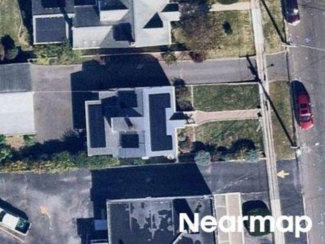 House for sale in Stratford