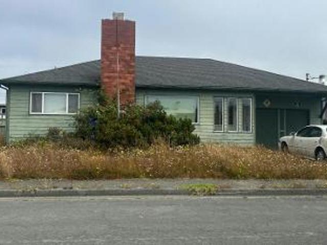 House for sale in Crescent City House for sale in Crescent City