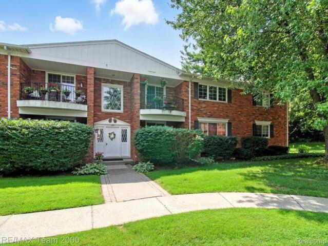 Condo for sale in Bloomfield Hills