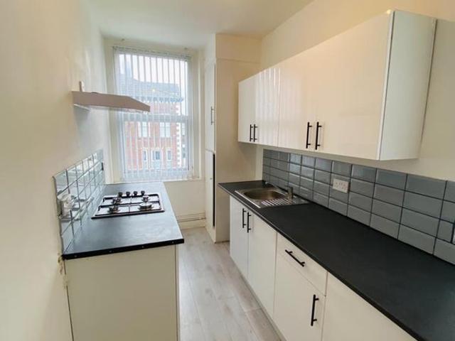 Apartment for rent in Elm Park, Calderstones