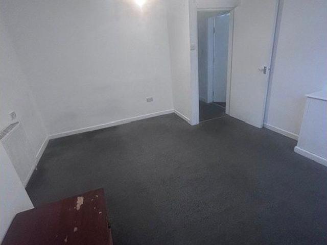 Apartment for rent in Elm Park, Calderstones