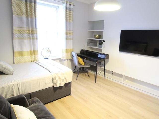 Studio for rent in City Centre, Ballindoch