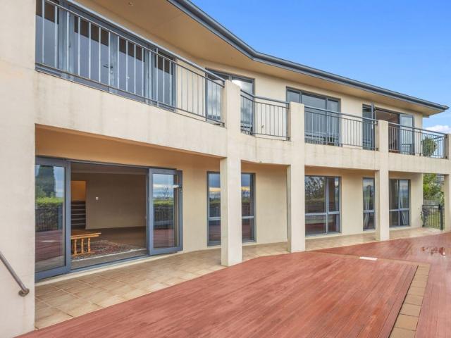 House for rent in Chaslands, Canterbury