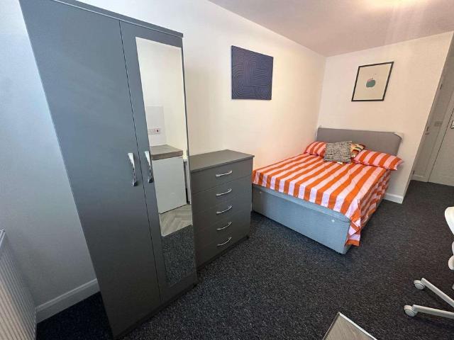 Room for rent in Foxholes, Rushock