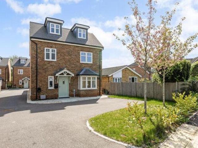 House for sale in Fole, Surrey