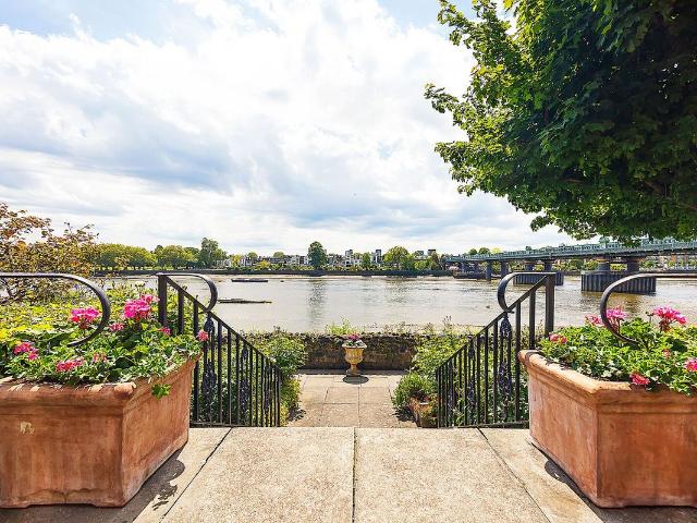 Apartment for rent in Lower Hurlingham, Greater London