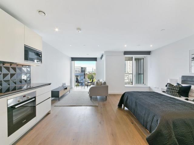 Studio for rent in Elephant and Castle, Greater London