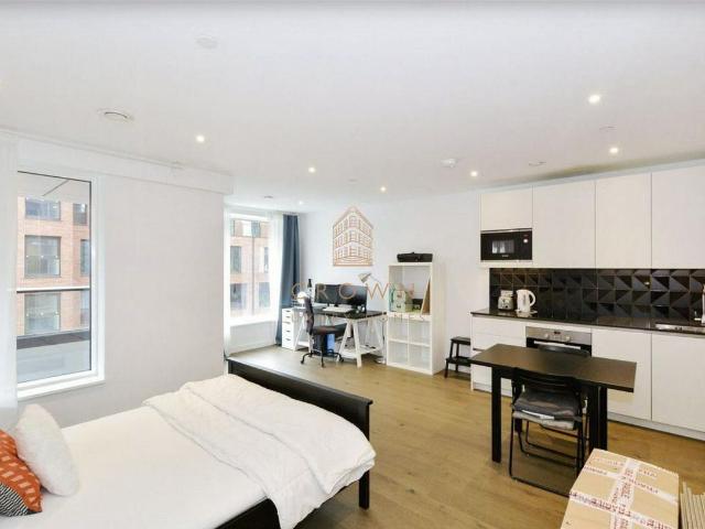 Studio for rent in Browning Estate, Greater London