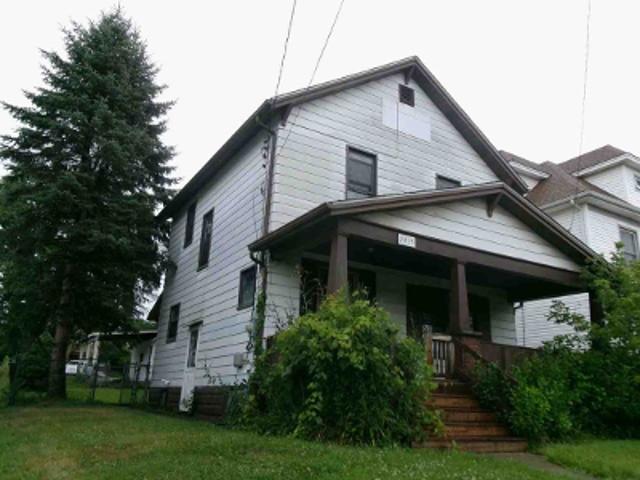 House for sale in New Castle, Pennsylvania