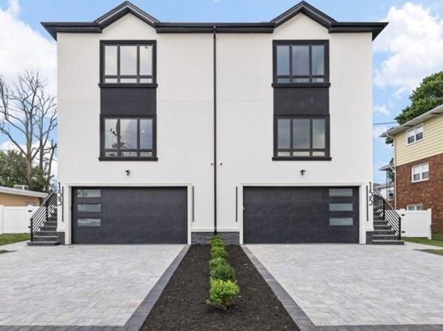 Condo for sale in Clifton