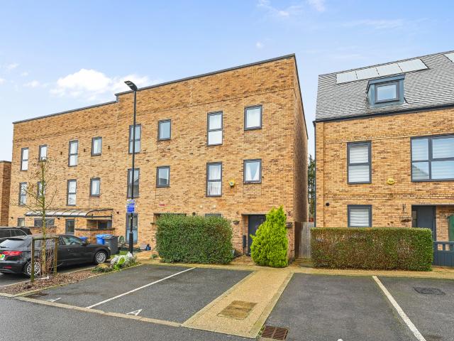 House for rent in London Borough of Harrow, Greater London