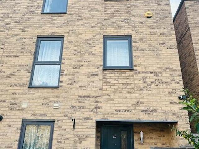 House for rent in Harrow Weald, Greater London