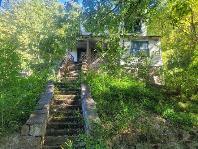 House for sale in Hyden, Kentucky