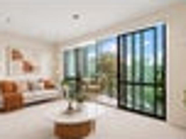 Apartment for sale in Te Tōangaroa, Auckland