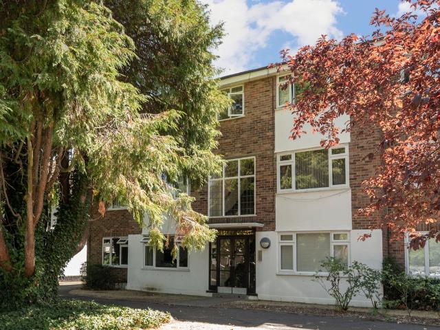 Apartment for rent in Surbiton, Greater London