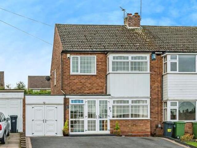 House for sale in Halesowen, West Midlands