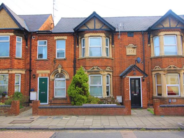 Apartment for rent in Queens Park, Bedford