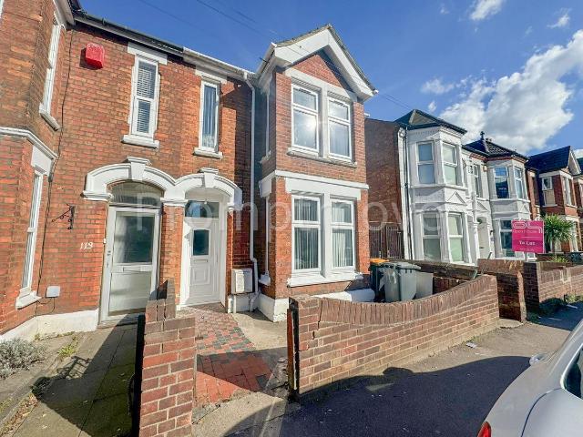 House for rent in Queens Park, Bedford