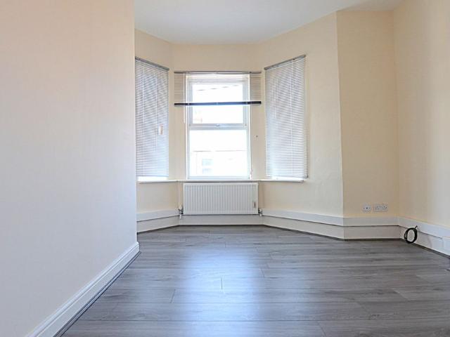 Apartment for rent in Queens Park, Bedford