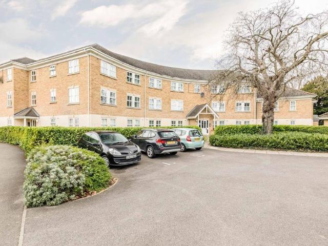 Apartment for rent in Slough