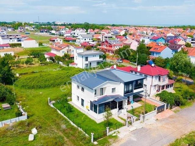 Kumcağız Mahallesi, 19 Mayıs içerisinde satılık Villa