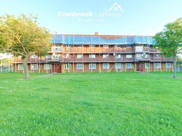 Apartment for rent in Marks Gate, Greater London