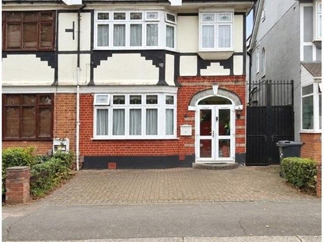 House for rent in Little Heath, Goodmayes