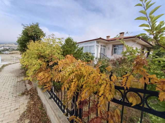 Burunsuz, Hüyük içerisinde satılık Villa
