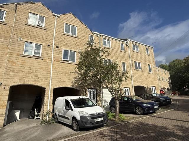 House for rent in Sowerby Bridge, Calderdale