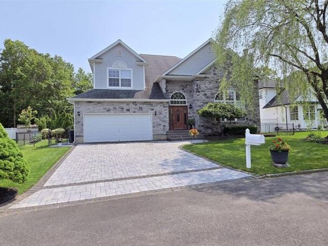 House for sale in Holtsville House for sale in Holtsville