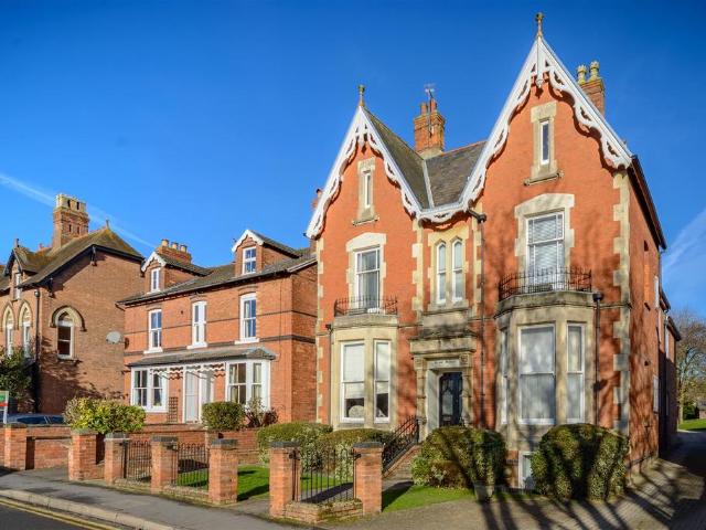 Apartment for rent in St John's, Warwick
