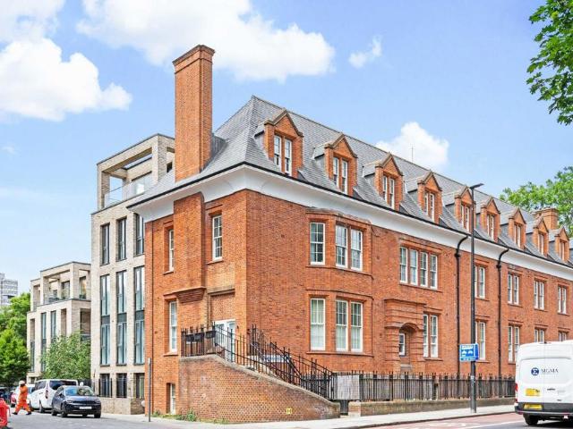 Apartment for rent in Battersea, Greater London