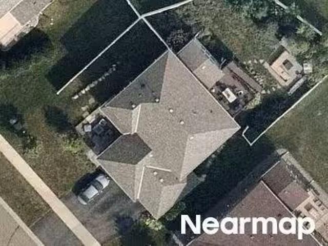 House for sale in Lakeville