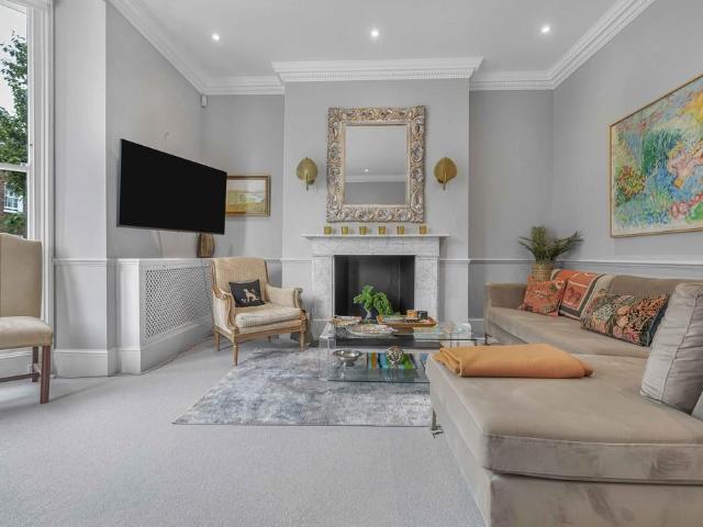 Apartment for rent in South Kensington, Greater London