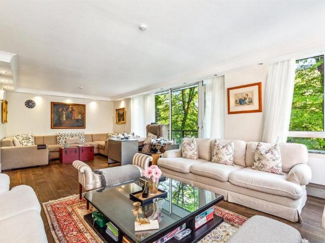 Apartment for rent in Bayswater, Greater London