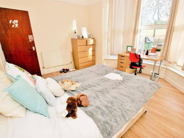 Apartment for rent in Hyde Park, West Yorkshire