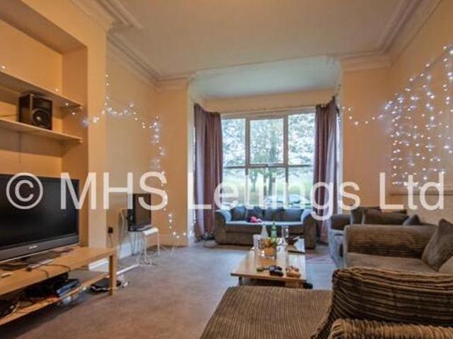 House for sale in Hyde Park, West Yorkshire