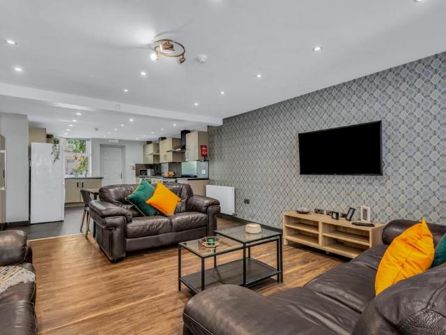 House for rent in Hyde Park, Leeds