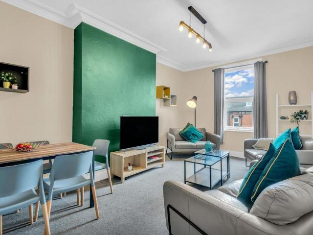 Apartment for rent in Hyde Park, Leeds