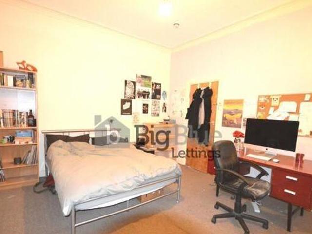 House for sale in Hyde Park, West Yorkshire