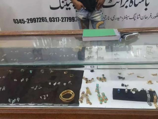 Commercial for sale in North Nazimabad Block E, نارتھ ناظم آباد ٹاؤن