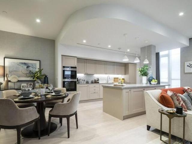 House for sale in Little Stanmore, Greater London
