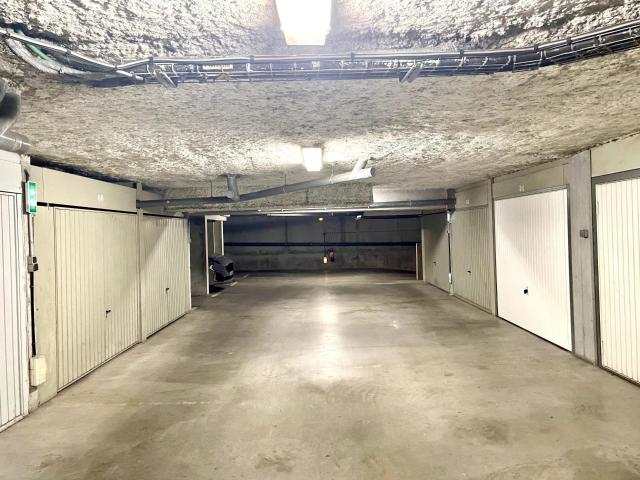 Garage vente à Arrondissement de Toulon, Hyères