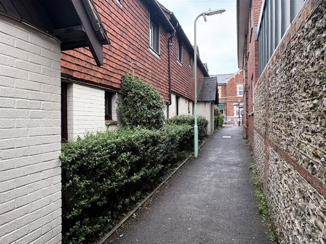 Apartment for rent in Causeway, East Hampshire