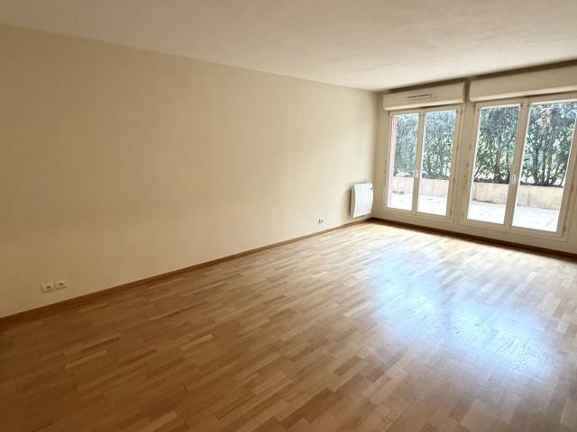 Appartement location à France métropolitaine, Suresnes