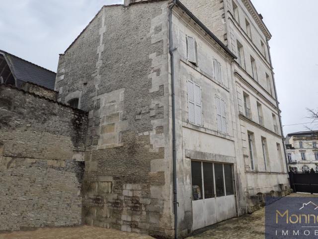 Immeuble vente à Cognac, Vieux Cognac Immeuble vente à Cognac, Vieux Cognac