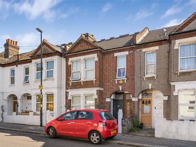 House for rent in London Borough of Croydon, Greater London