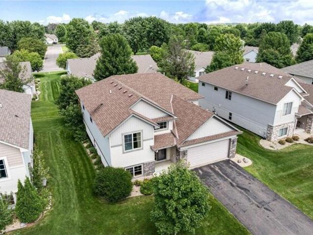House for sale in Lakeville